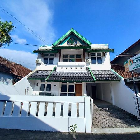Homestay Jogja Dekat Gembiraloka By Simply Homy Γιογκιακάρτα Εξωτερικό φωτογραφία